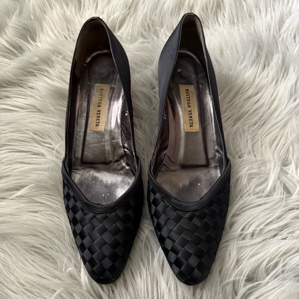 BOTTEGA VENETA Vintage Intrecciato Weave Satin Pumps Heels in Black Size 7.5
